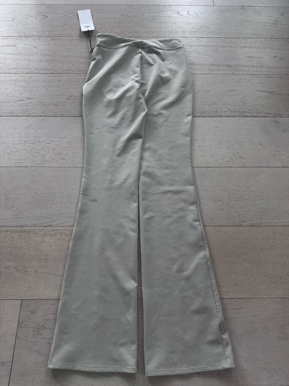 NWT Alo airbrush high-waist flutter legging California Dune S - Picture 6 of 12
